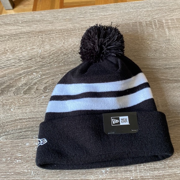 New Era MLB Beanie - Picture 5 of 7